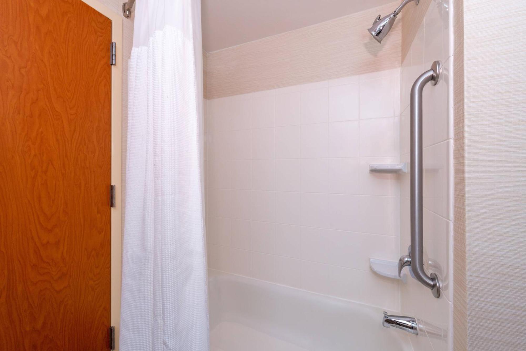 Fairfield Inn & Suites Greensboro Wendover Exteriér fotografie