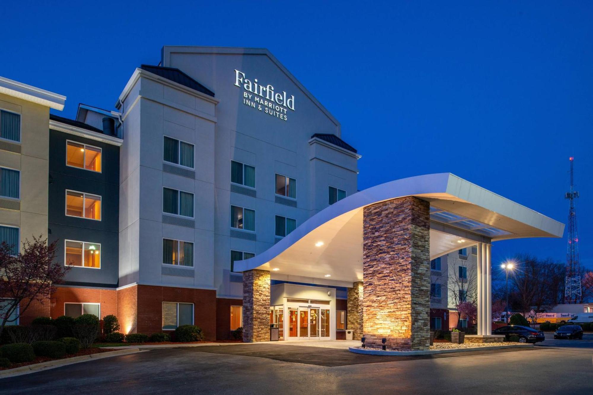 Fairfield Inn & Suites Greensboro Wendover Exteriér fotografie