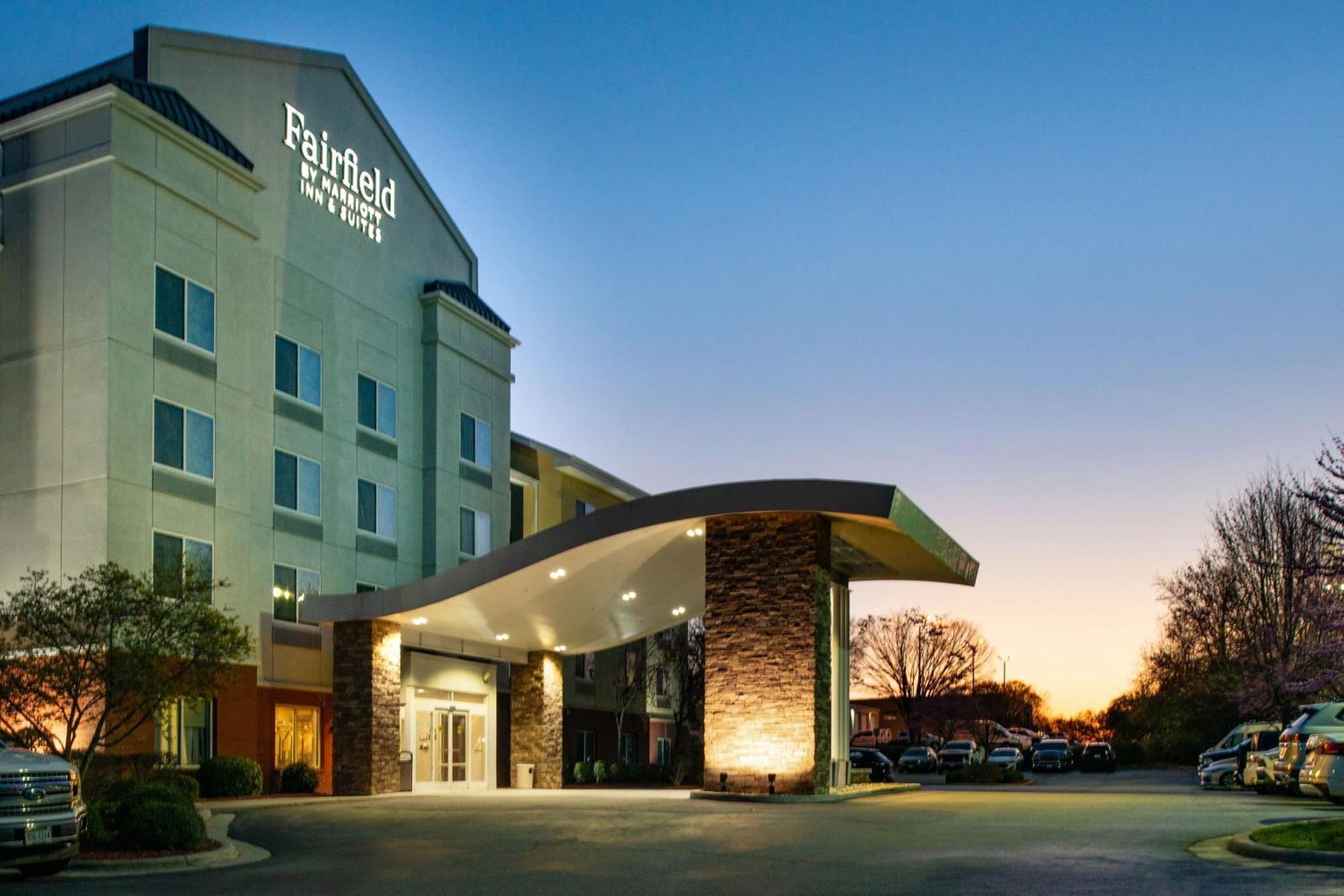 Fairfield Inn & Suites Greensboro Wendover Exteriér fotografie