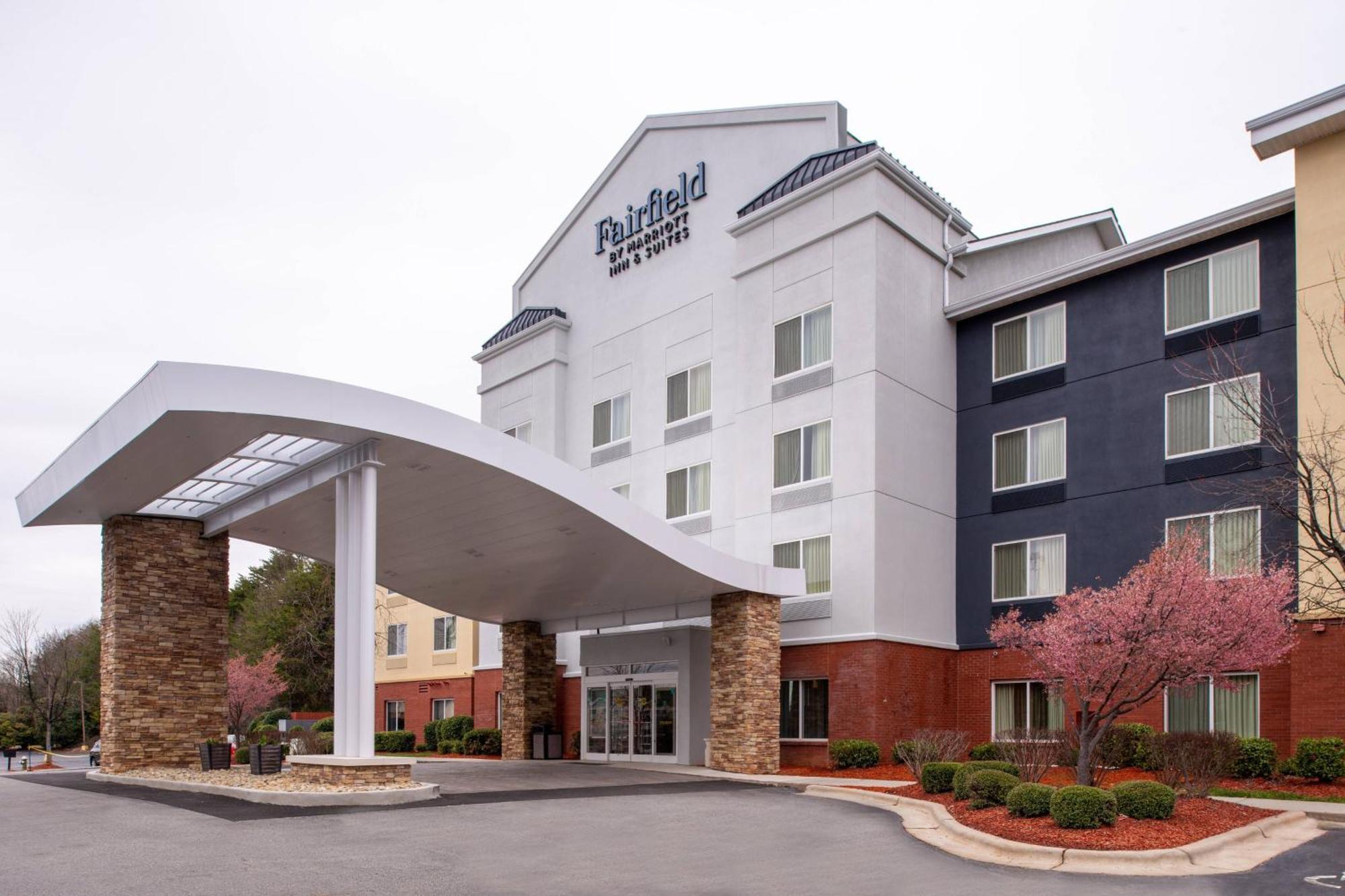 Fairfield Inn & Suites Greensboro Wendover Exteriér fotografie