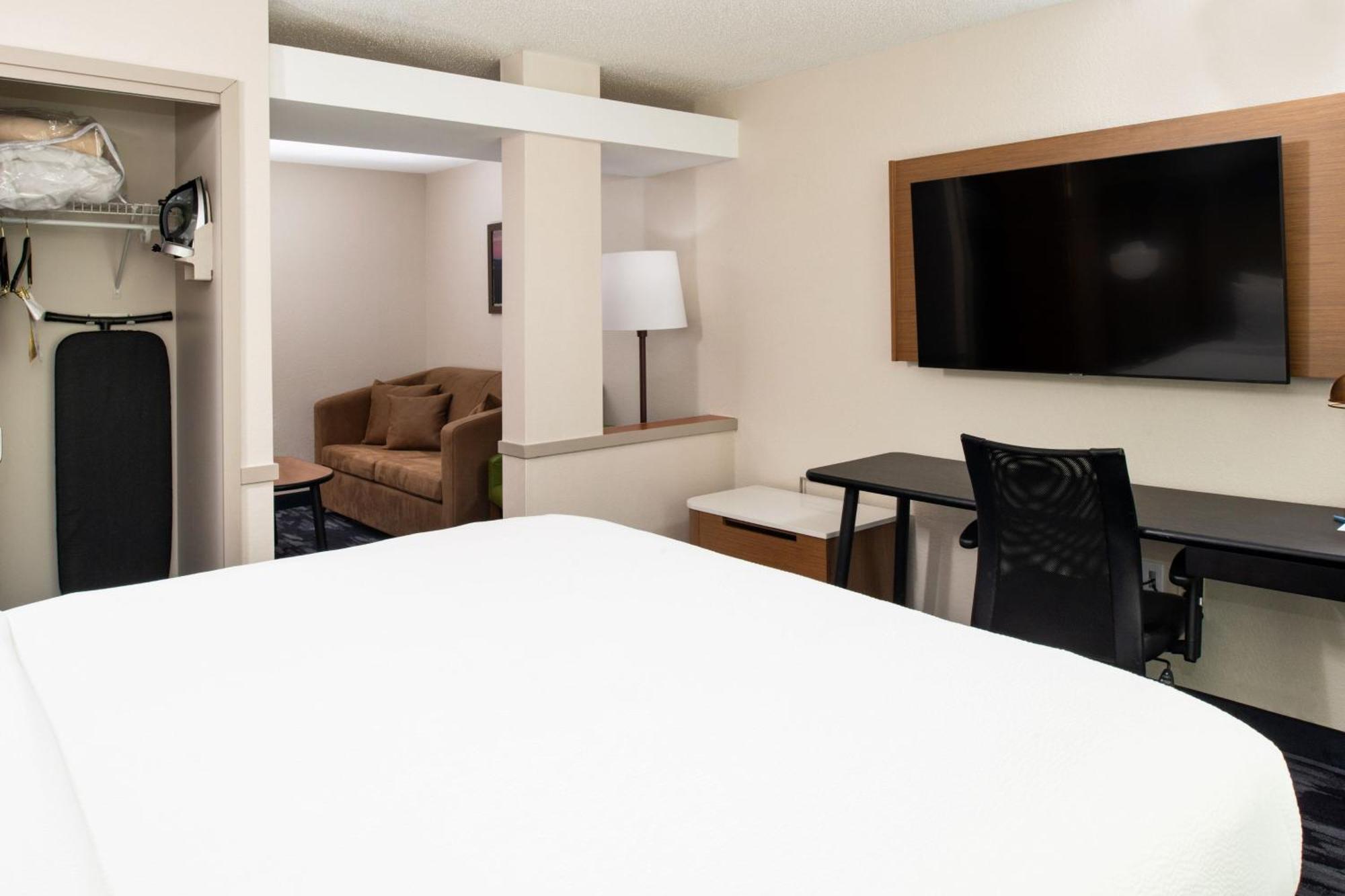 Fairfield Inn & Suites Greensboro Wendover Exteriér fotografie