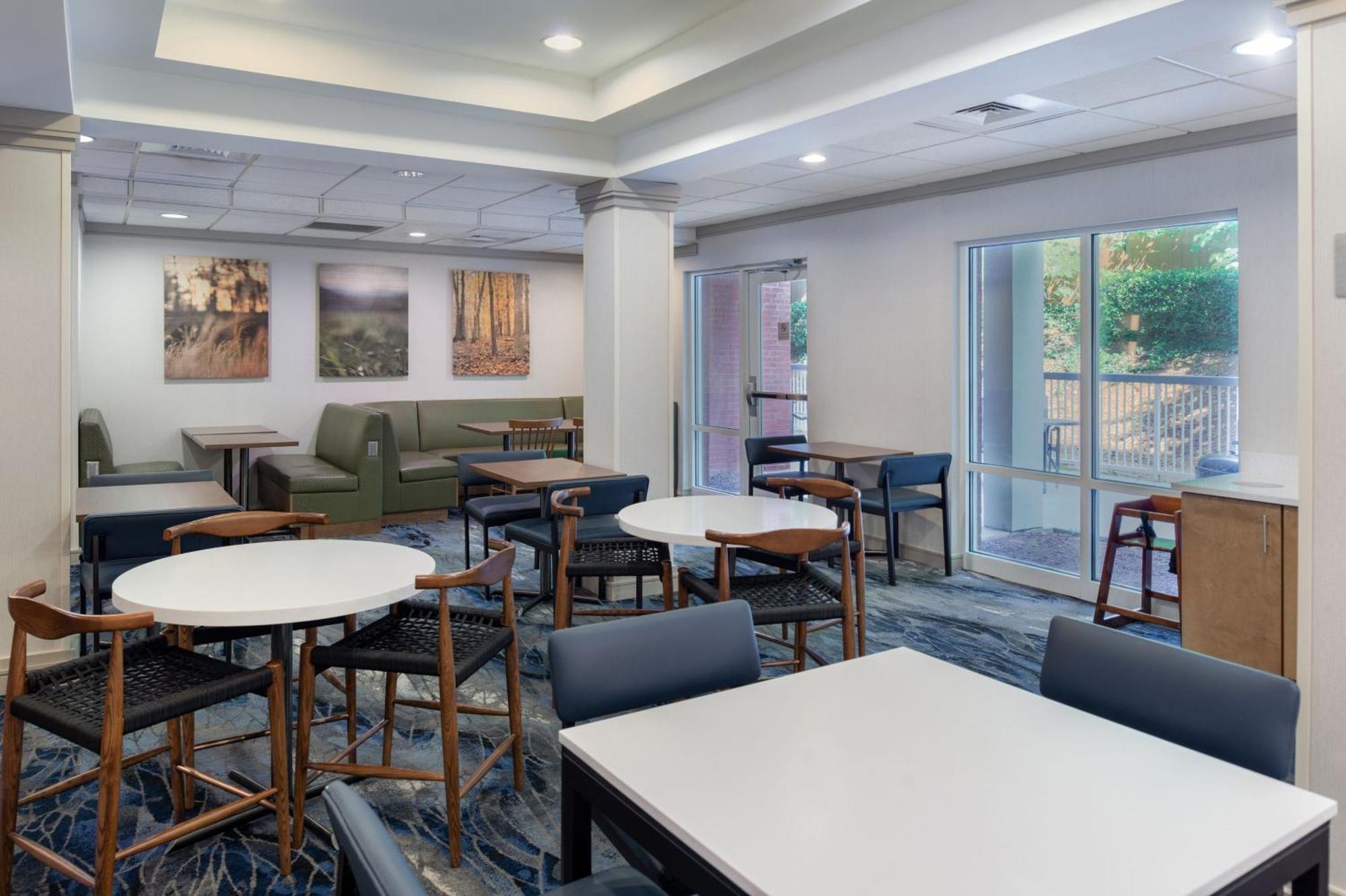 Fairfield Inn & Suites Greensboro Wendover Exteriér fotografie