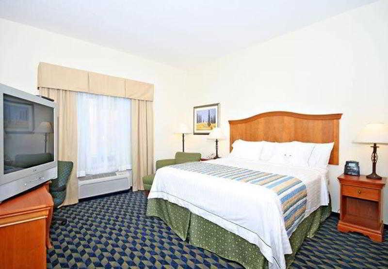 Fairfield Inn & Suites Greensboro Wendover Exteriér fotografie